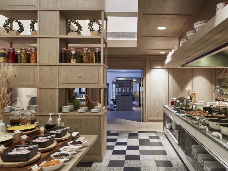 Woodlands Hotel & Resort  16