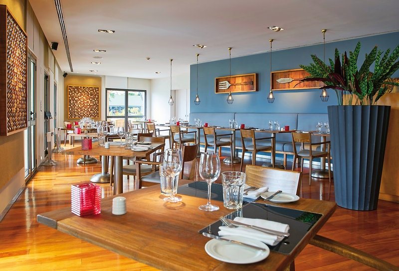 Suite Hotel Eden Mar 12