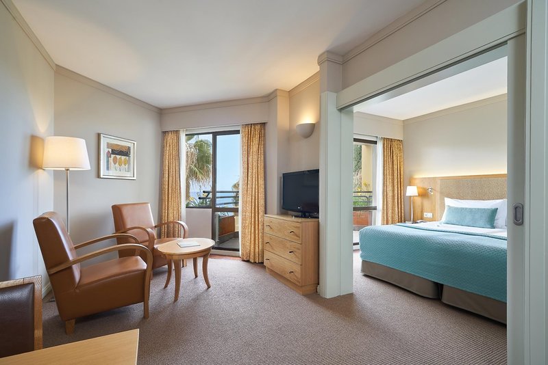 Suite Hotel Eden Mar 24