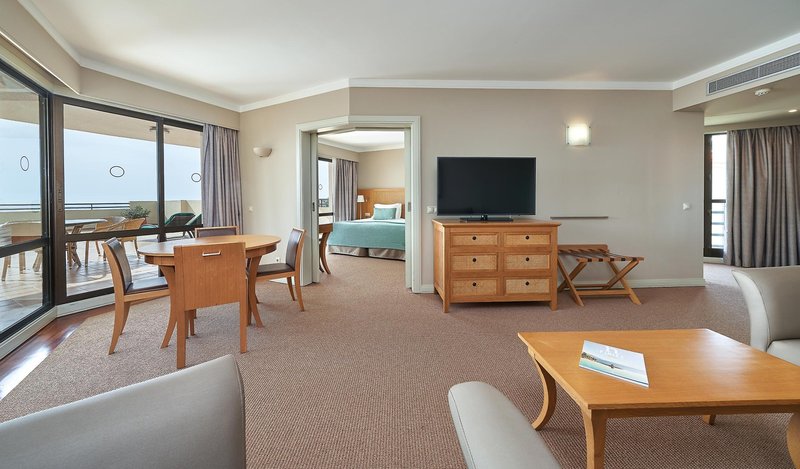 Suite Hotel Eden Mar 27