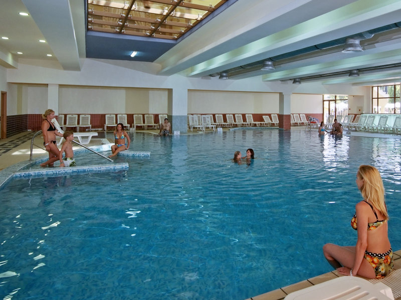 Sol Nessebar Palace 17 - Outdoor Pool