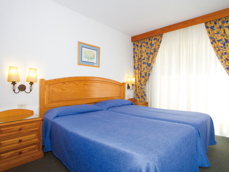 TUI KIDS CLUB Riu Oliva Beach 22 - Room Example
