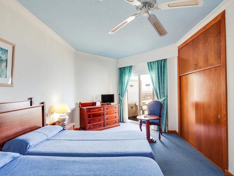 TUI KIDS CLUB Riu Oliva Beach 26 - Room Example