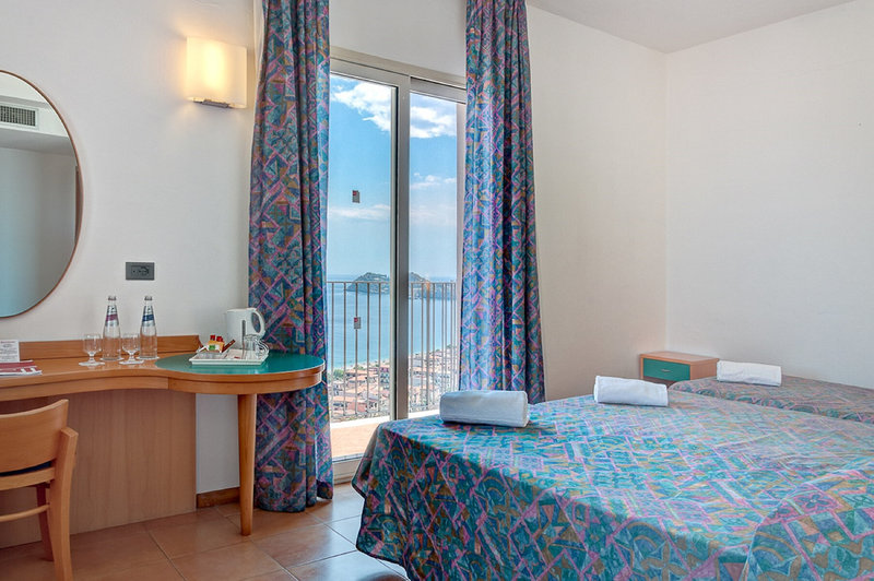 Hotel Antares 7