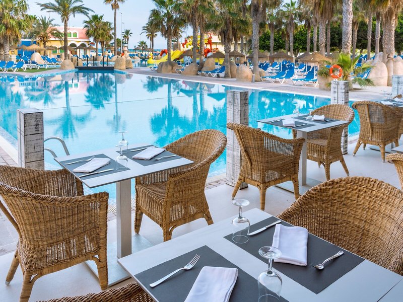 Mediterraneo Bay Hotel & Resort 11