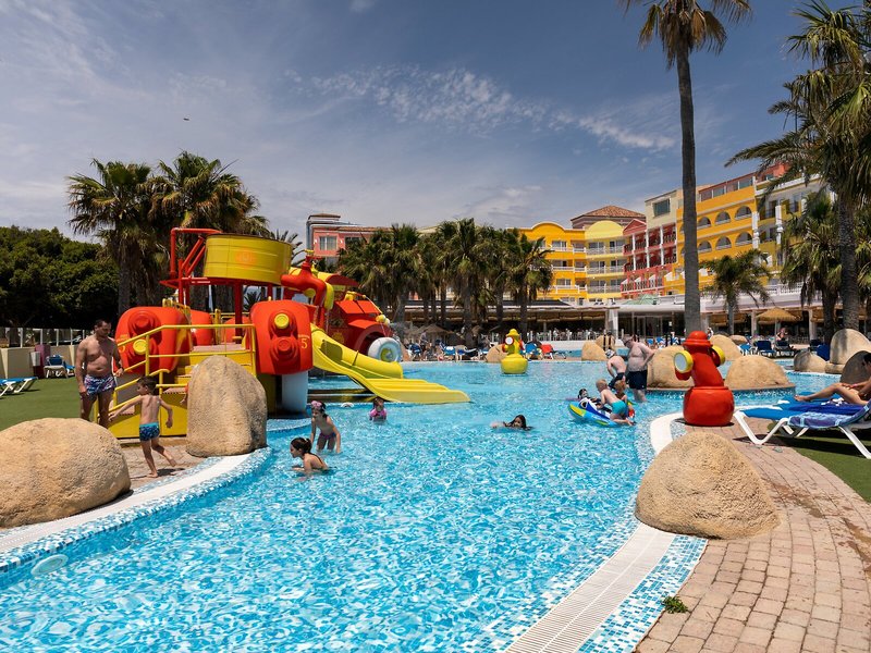 Mediterraneo Bay Hotel & Resort 12