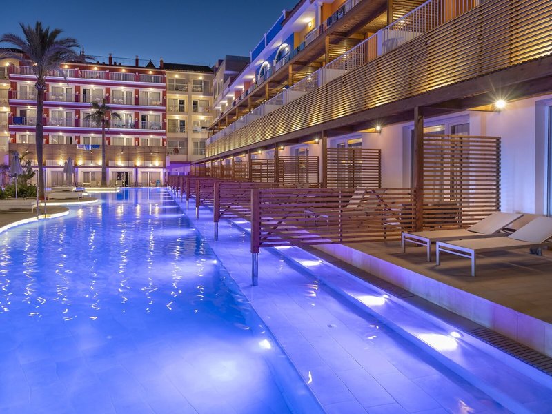 Mediterraneo Bay Hotel & Resort 20