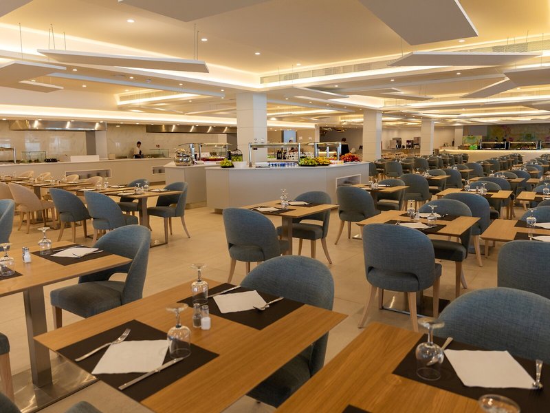 Mediterraneo Bay Hotel & Resort 26