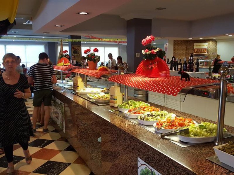 Mediterraneo Bay Hotel & Resort 28