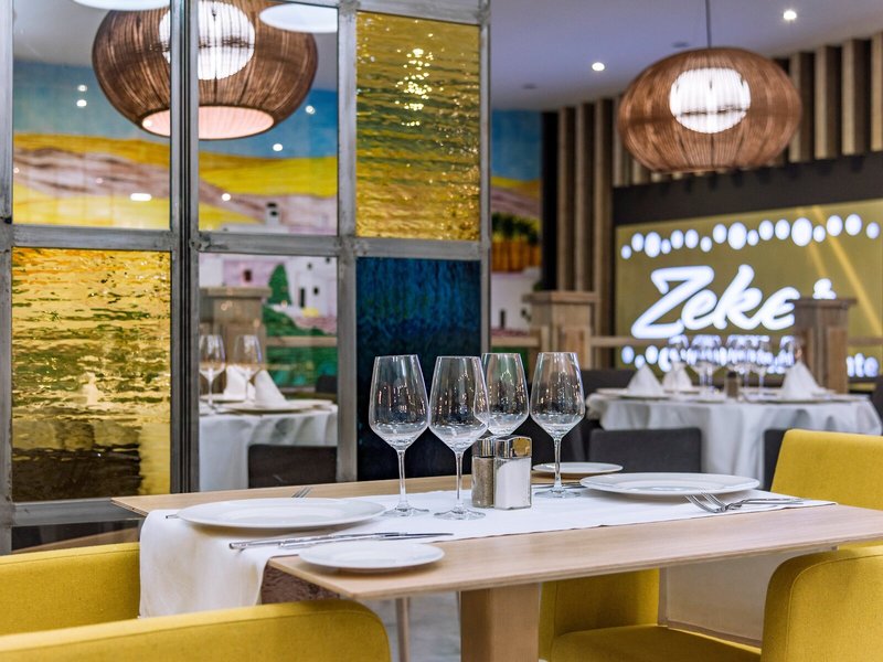 Mediterraneo Bay Hotel & Resort 30