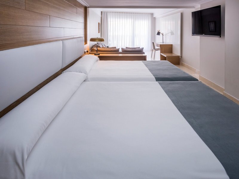 Mediterraneo Bay Hotel & Resort 44