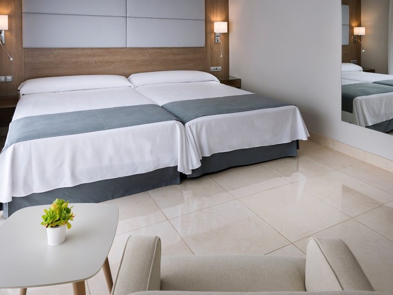 Mediterraneo Bay Hotel & Resort 47