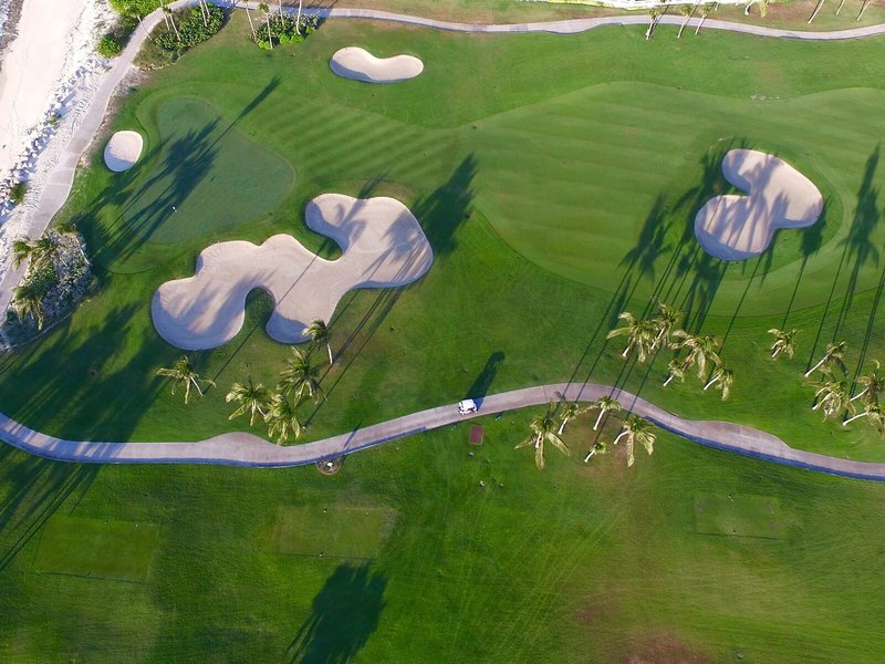 Atlantis Paradise Island - The Coral 8 - Beach