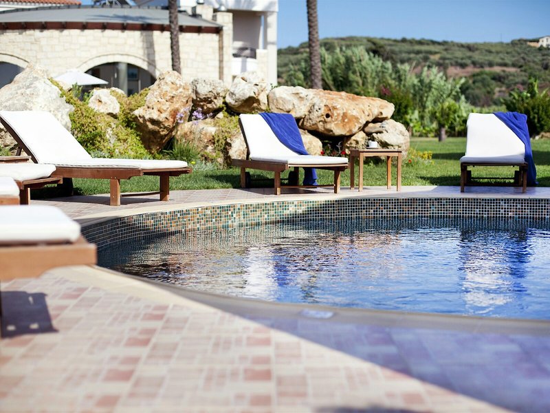 Caldera Theros Villas Chania 1
