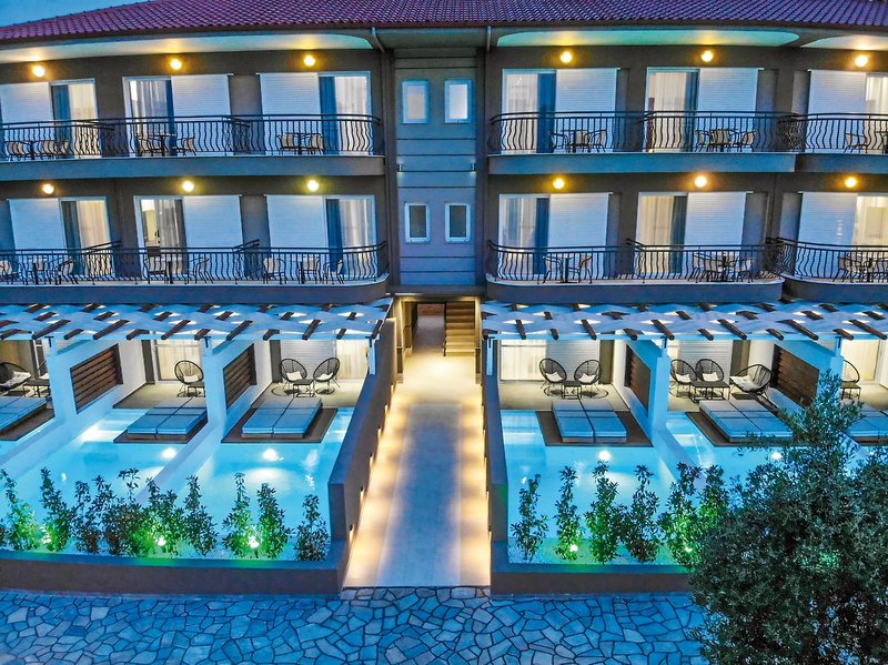 Royal Hotel and Suites 7