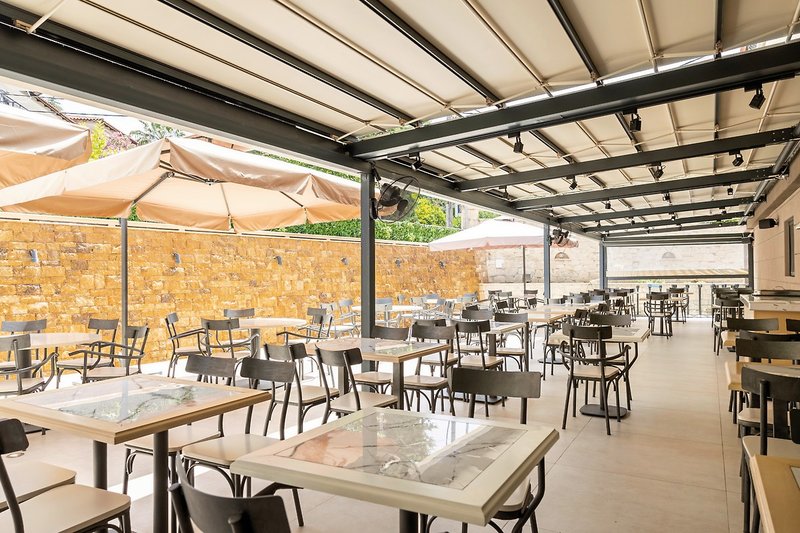 Royal Hotel & Apartments 3