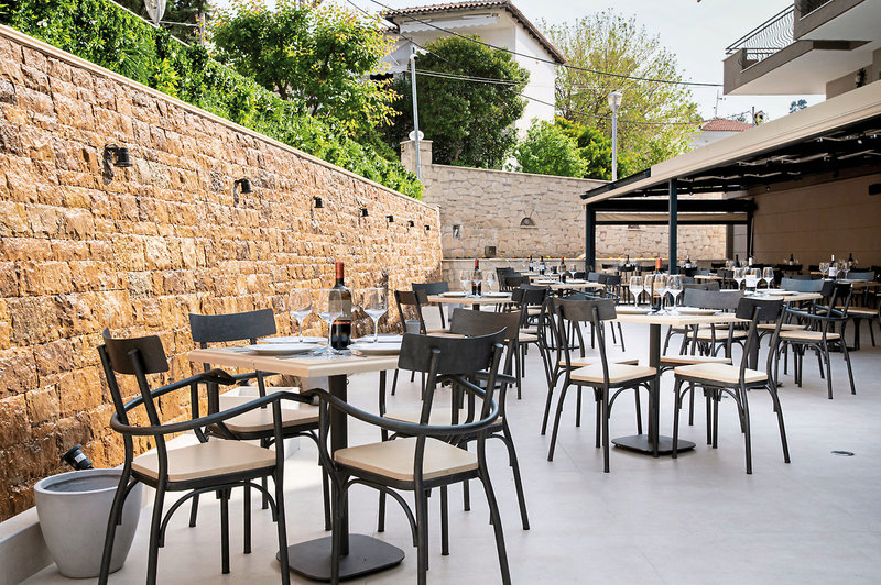 Royal Hotel & Apartments 14