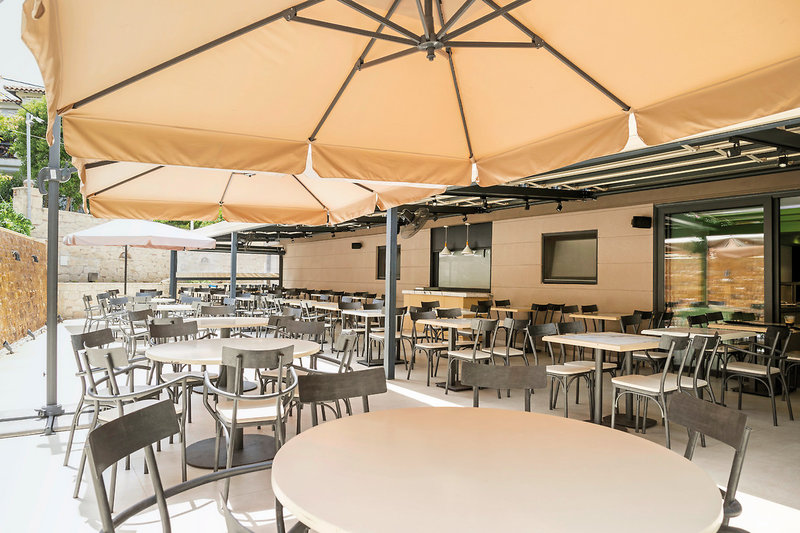 Royal Hotel & Apartments 15