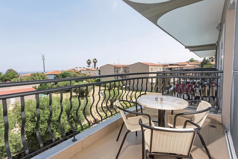 Royal Hotel & Apartments 25