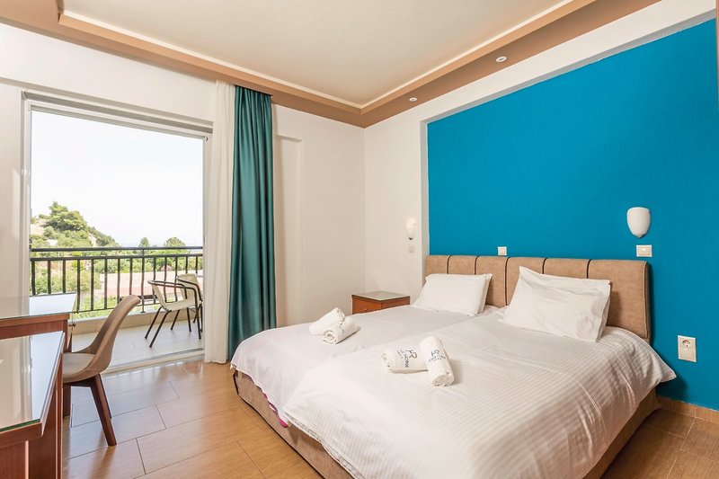 Royal Hotel & Apartments 26