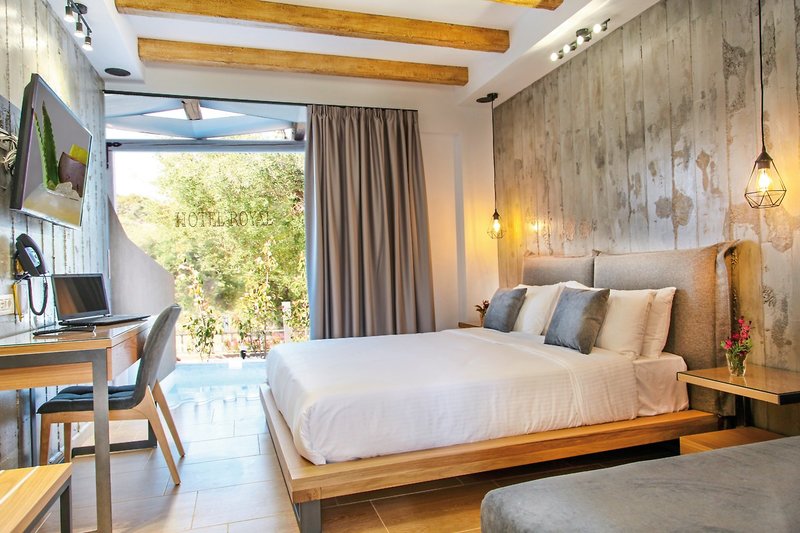 Royal Hotel & Apartments 27