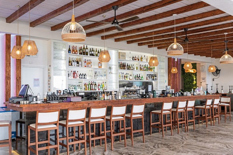 Royal Hotel & Apartments 37