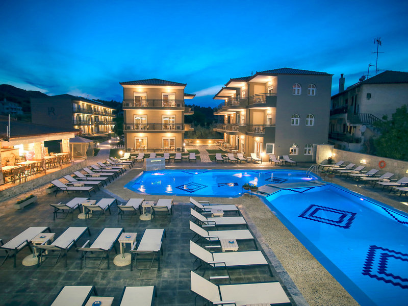 Royal Hotel and Suites 2