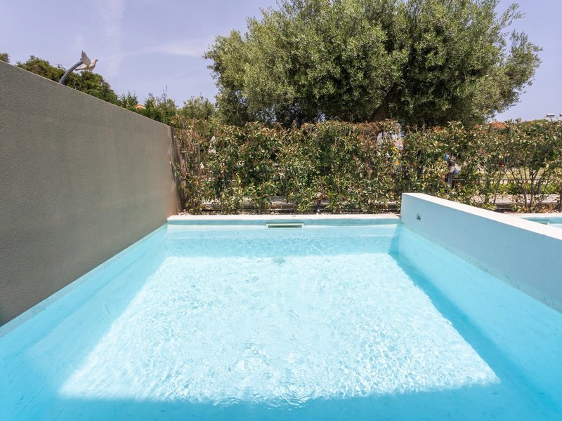 Royal Hotel and Suites 6