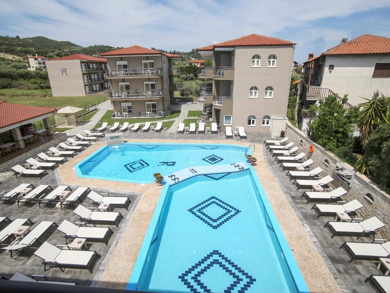 Royal Hotel and Suites 13