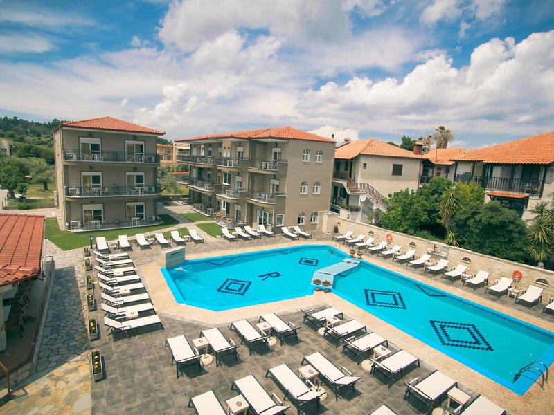 Royal Hotel and Suites 15