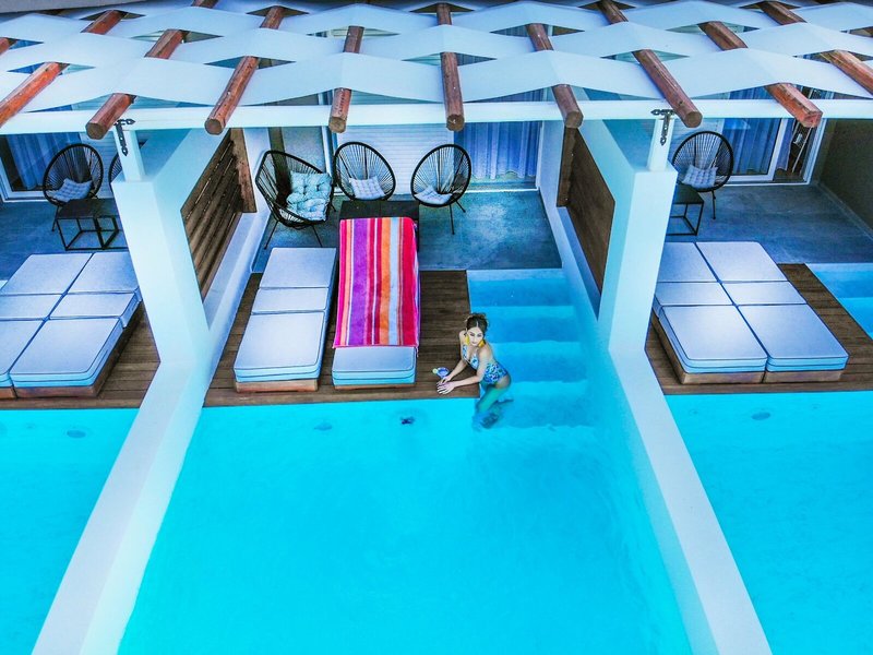 Royal Hotel and Suites 19