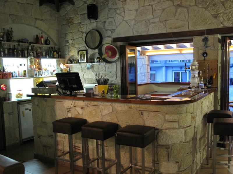 Royal Hotel and Suites 25