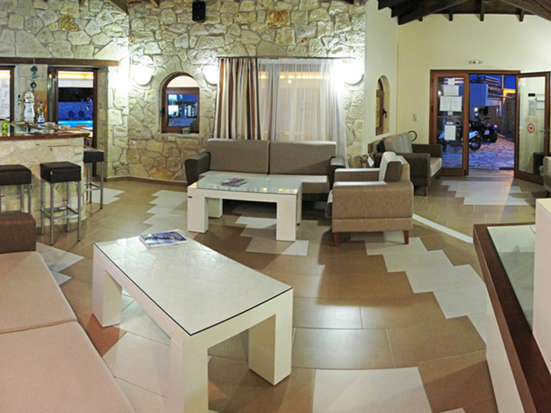 Royal Hotel and Suites 26