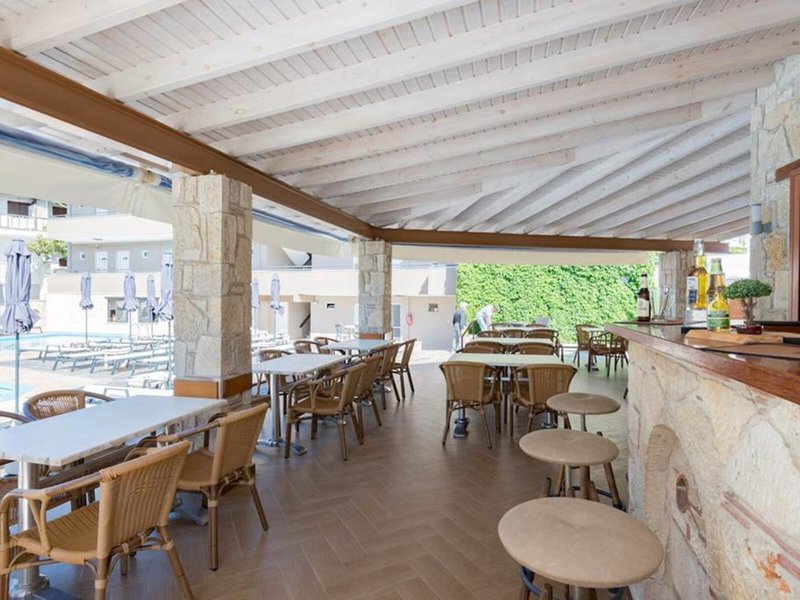 Royal Hotel and Suites 27