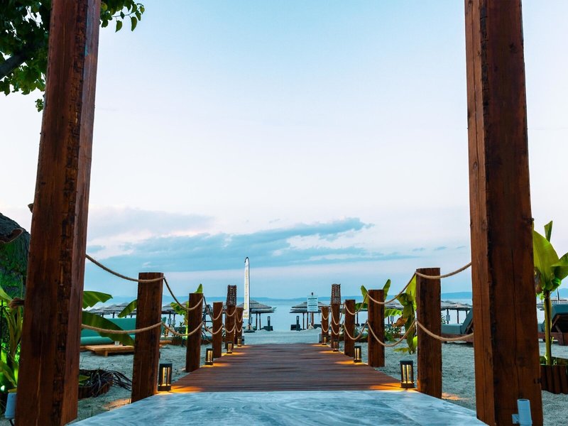 Royal Hotel and Suites 36