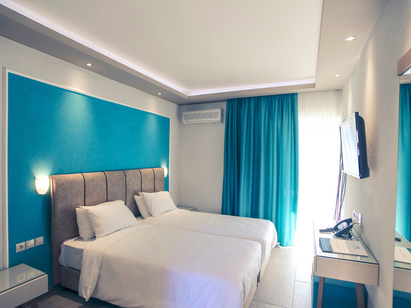 Royal Hotel and Suites 38