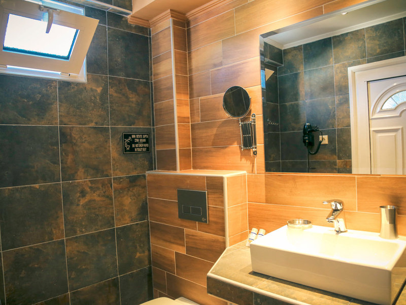 Royal Hotel and Suites 39