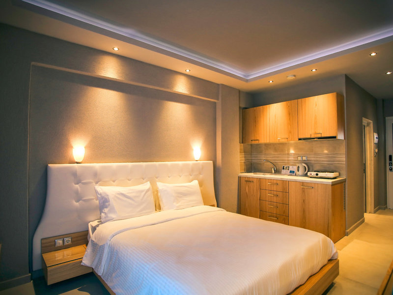 Royal Hotel and Suites 42