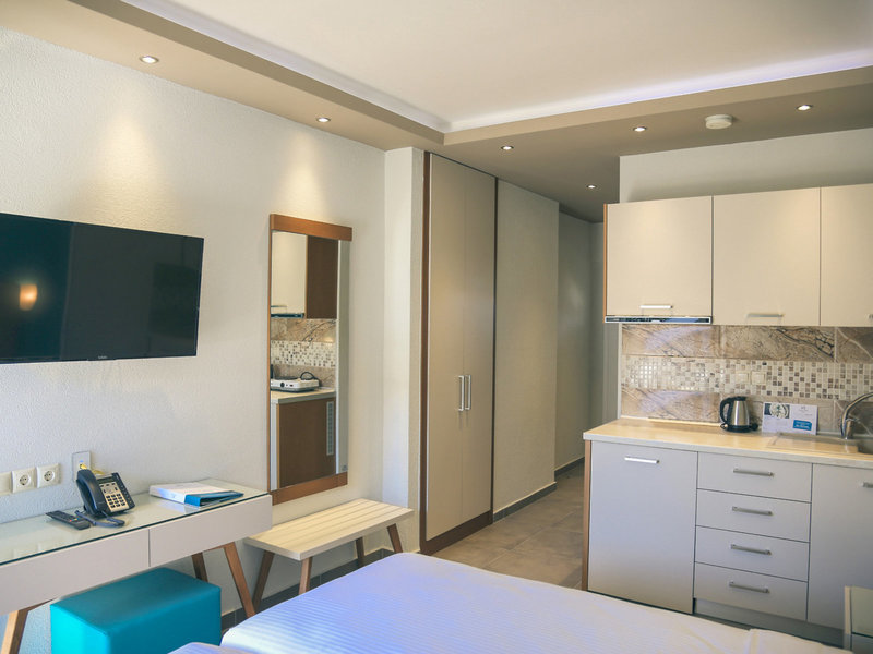 Royal Hotel and Suites 49