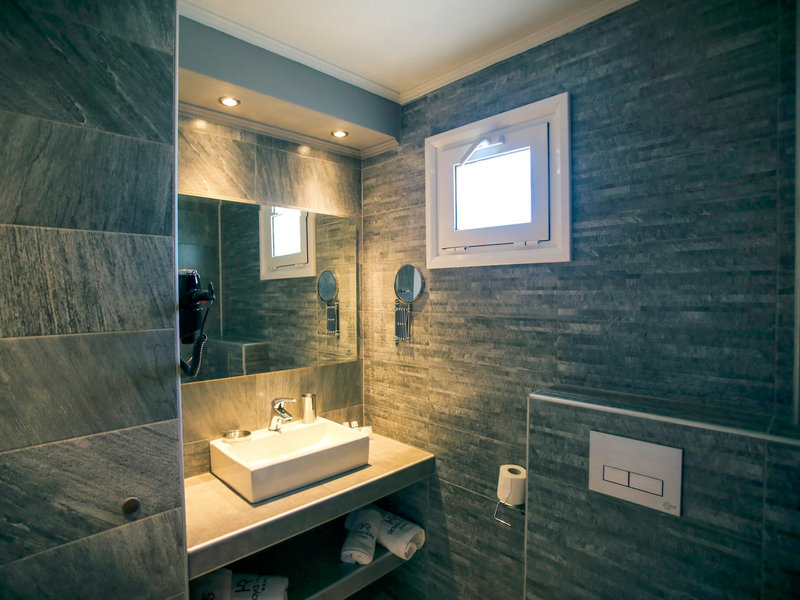 Royal Hotel and Suites 47