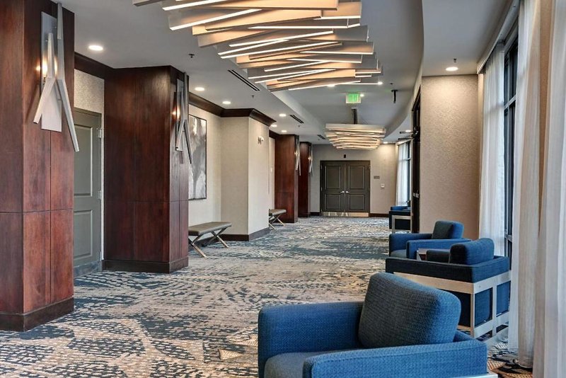 DoubleTree by Hilton Denver International Airport