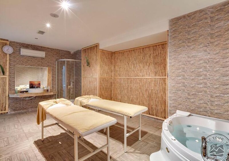 Grand Miramor Hotel 16