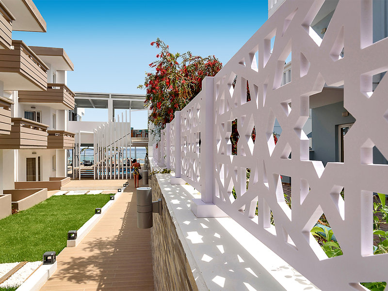 Fereniki Holiday Resort & Spa - Golden Bay 8