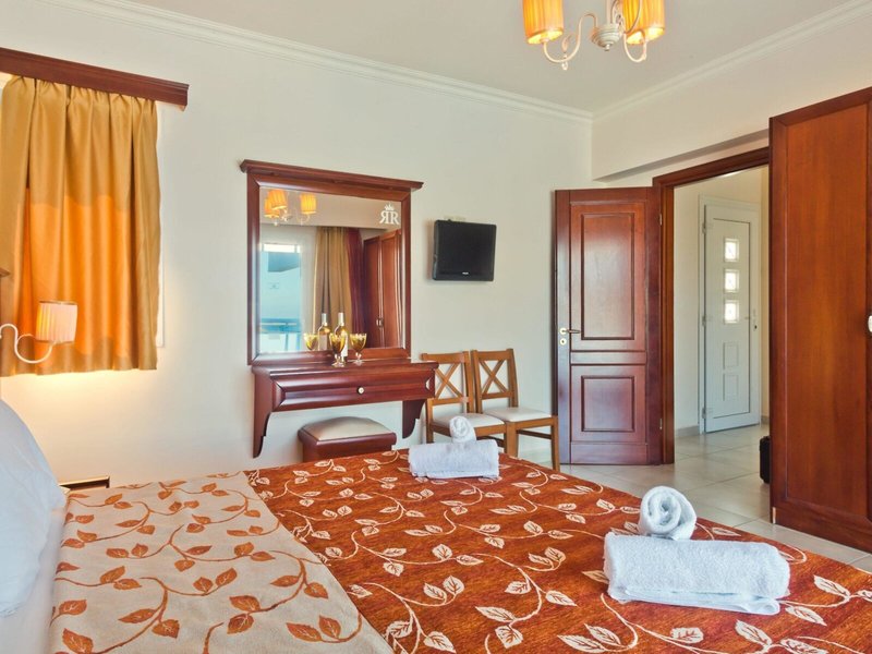 Royal Beach Hotel 21