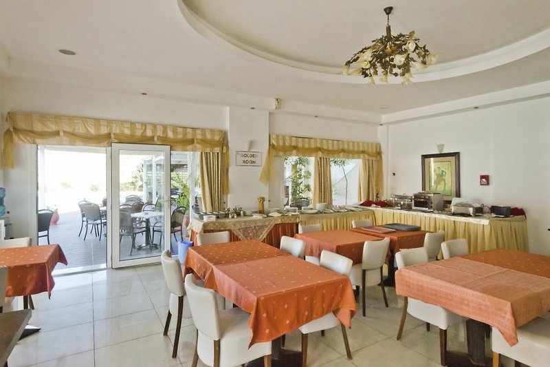 Royal Beach Hotel 12