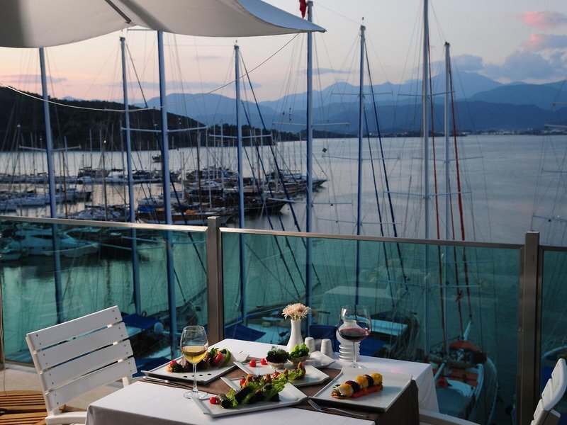 Alesta Yacht Hotel 15