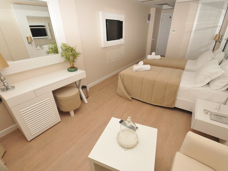 Alesta Yacht Hotel 18