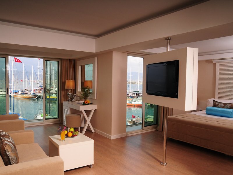 Alesta Yacht Hotel 20