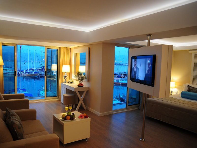 Alesta Yacht Hotel 21