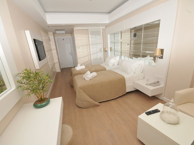 Alesta Yacht Hotel 25